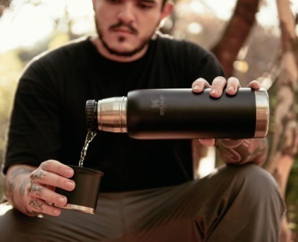 Garrafa Térmica Adventure 2.0 Matte Black 1L Stanley